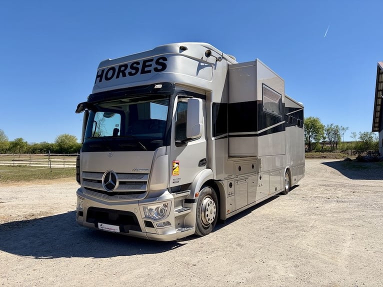Mercedes-Benz Antos 1836 RJH samochód do przewozu koni, transporter dla 5 koni, z wysuwanym burtami,