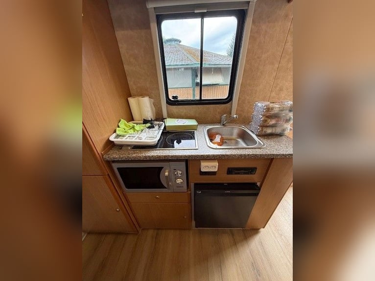 Mercedes-Benz Atego ciągnik siodłowy do przewozu koni, z motorhome'em JL i funkcją pop-out, 4 miejsc