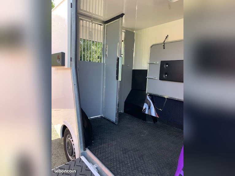 Sprzedam Renault Master 150 KM