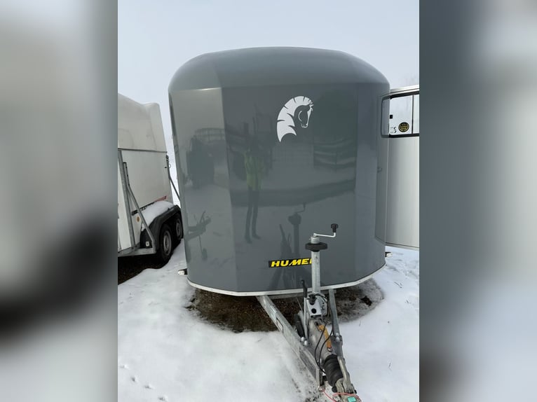 Pferdeanhänger für 4 Pferde 