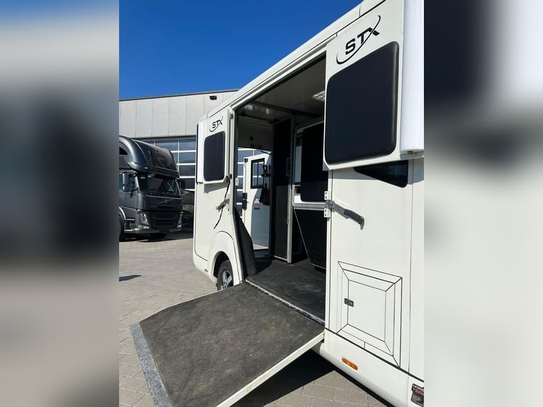 Renault STX dostępny od ręki! AUTOMATYCZNA SKRZYNIA BIEGÓW