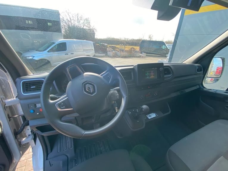 Renault transport de chevaux 3,5t, 1-2 Pf., 180 PS, Auf. NOUVEAU