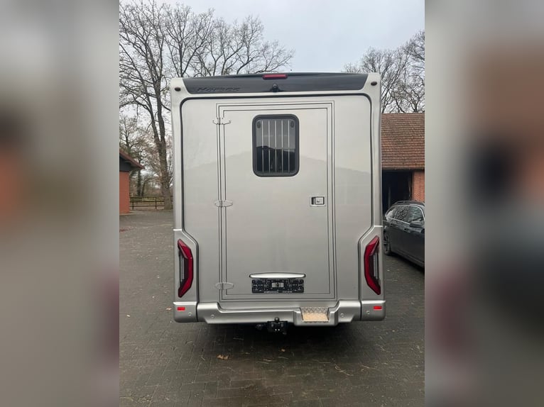 Renault Master Haras ATM na 1-2 konie, 150 KM
