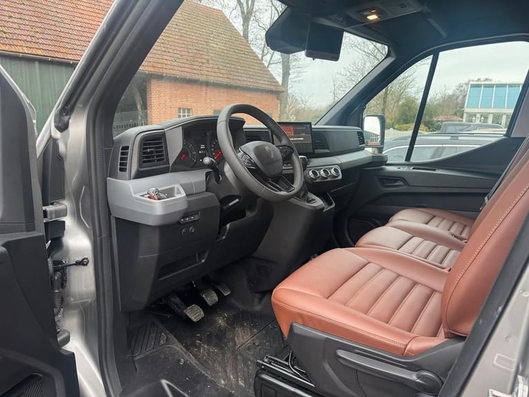 Renault Master Haras ATM na 1-2 konie, 150 KM