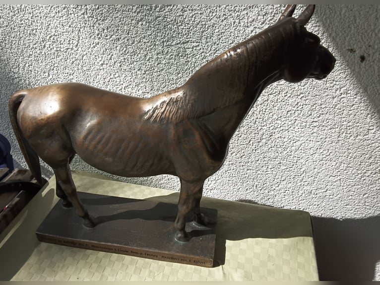 Tempelhüter Bronzeskulptur