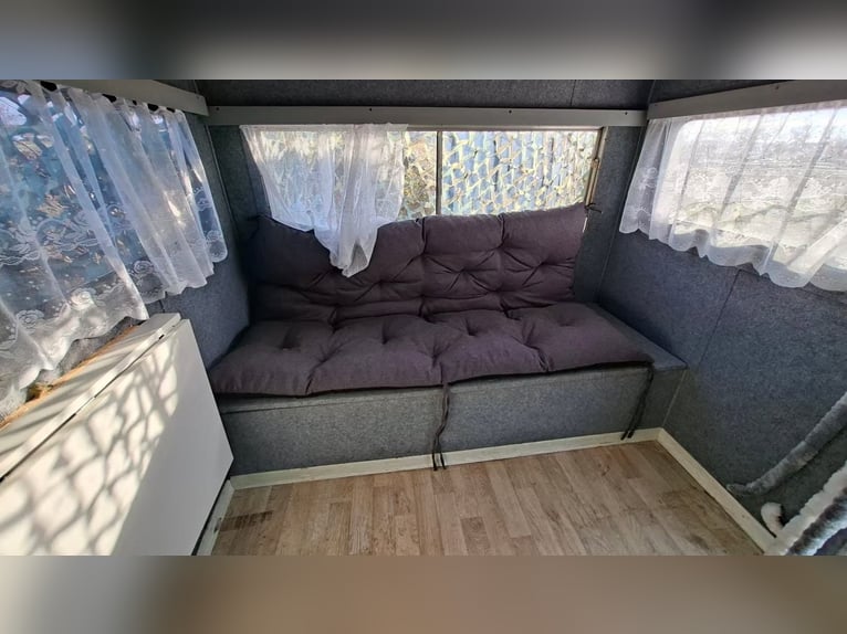 Wohnwagen umgebaut zur Sattelkammer