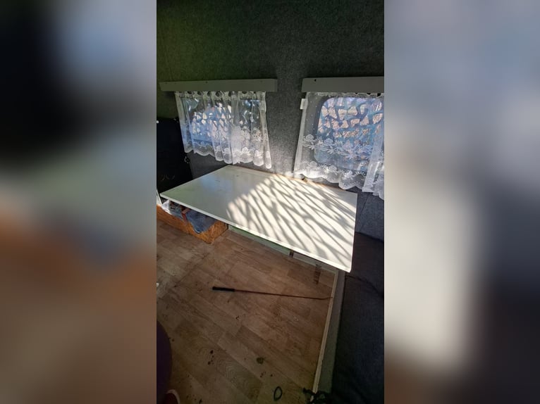 Wohnwagen umgebaut zur Sattelkammer