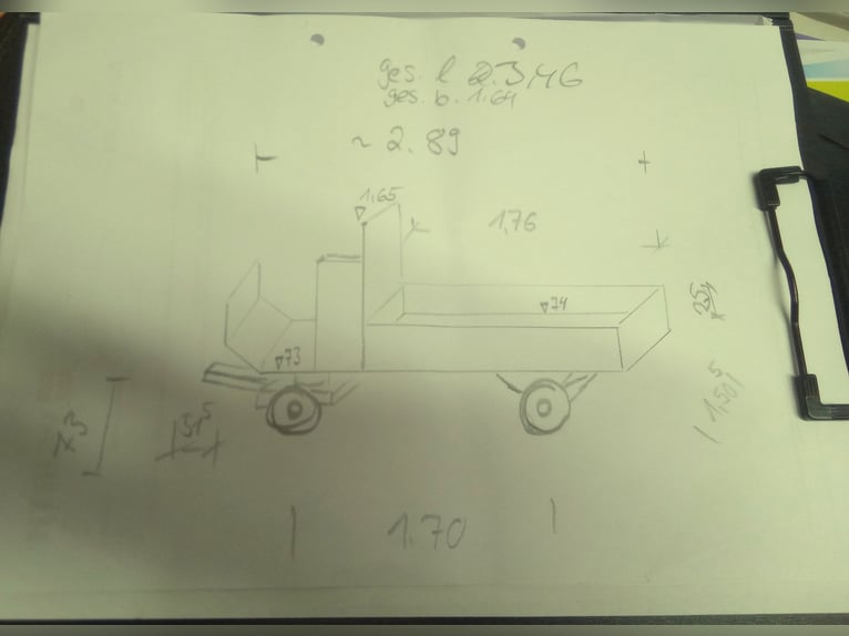 Wóz konny, powóz konny, wyściełana kanapa oraz platforma transportowa