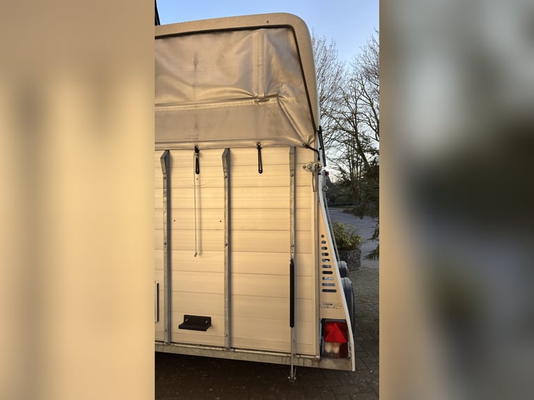 Alu 2er Pferdeanhänger NEUWERTIG 