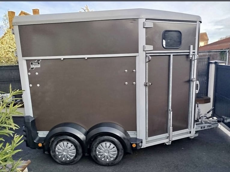 Wóz Ifor Williams HB506
