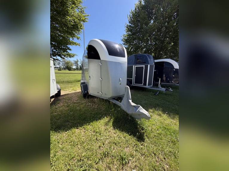 Careliner M / Przyczepa dla koni premium / Doskonały stan