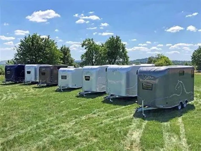 Transporter dla koni, przyczepa konna DT Trailer, ogier z mieszkaniem, przyczepa konna