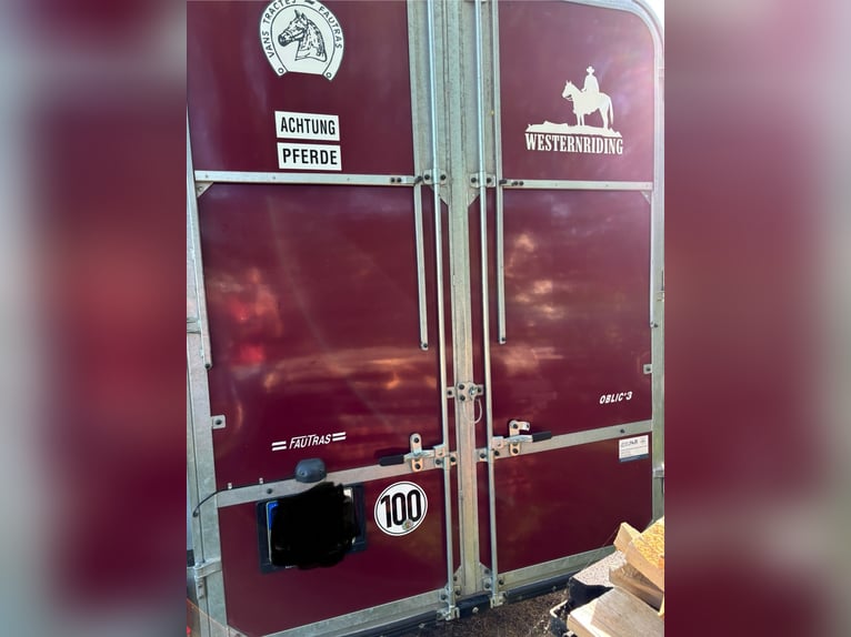 Fautras Oblic 3 Pferdeanhänger top gepflegt 