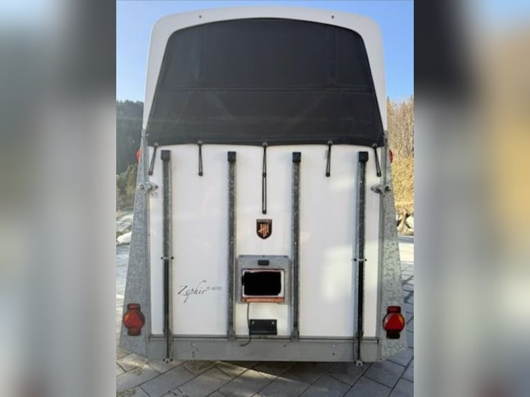 Humbaur Zephir AERO dwupokojowy przyczepa dla koni