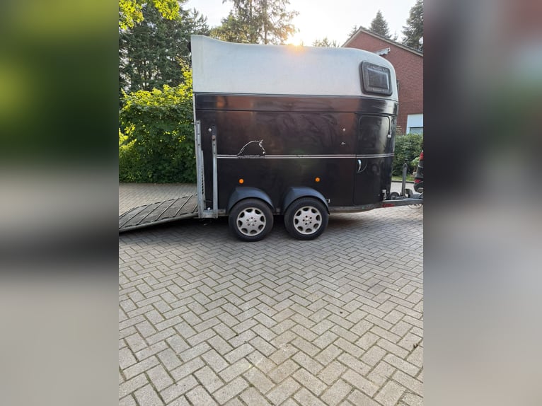 Przyczepa konna Böckmann z aluminiowym podłogą
