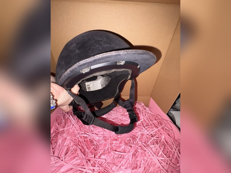 Kask jeździecki Fouganza 54cm 