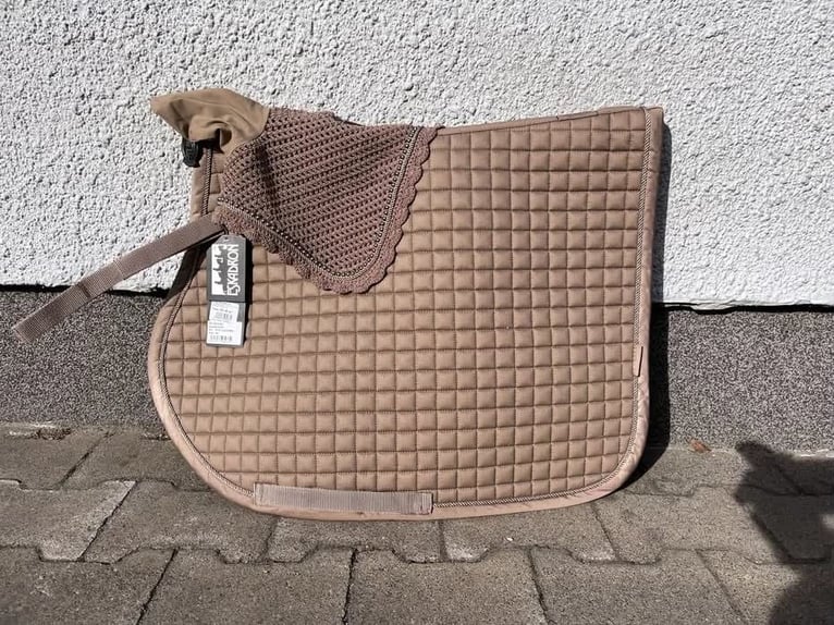 ESKADRON PLATINUM PEARLS SMOKY TAUPE