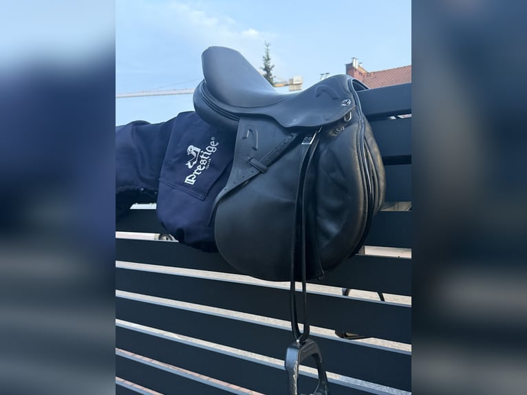 Jumping saddle prestige
