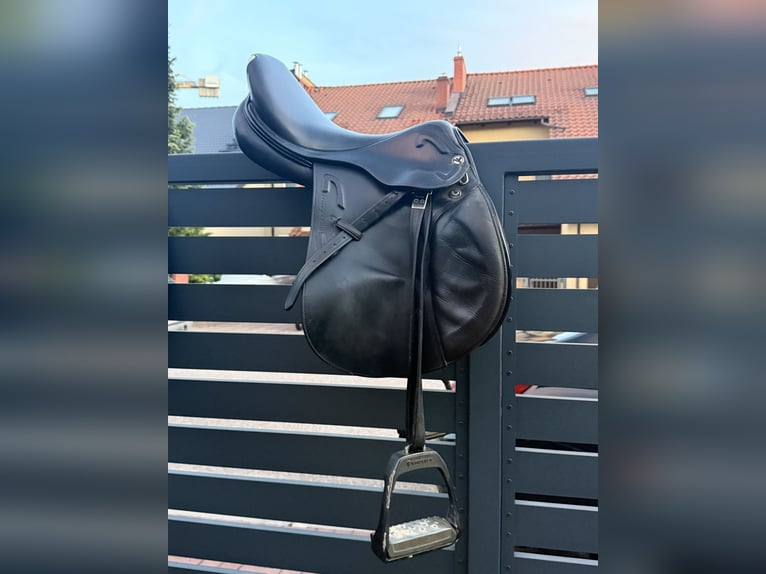 Jumping saddle prestige