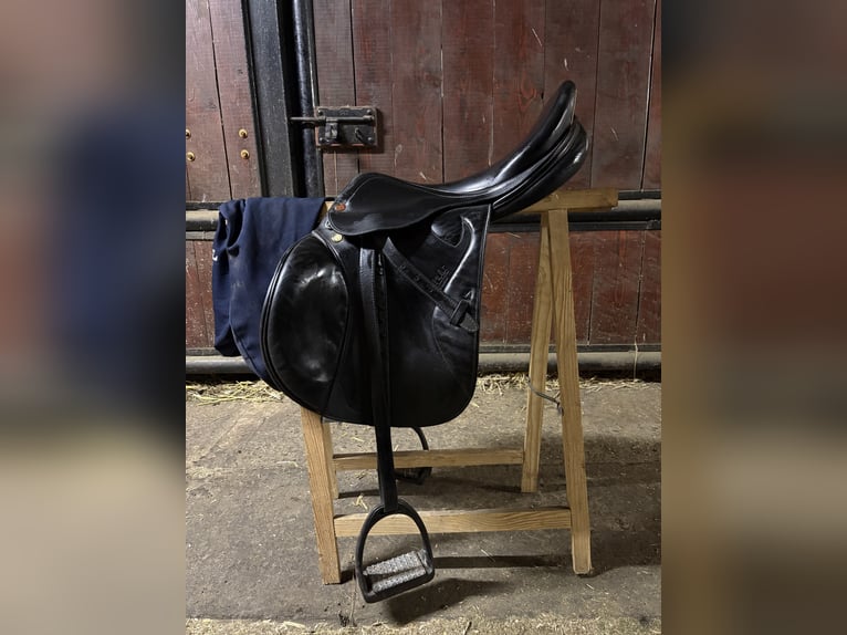 Prestige Michael Roberts 18/32