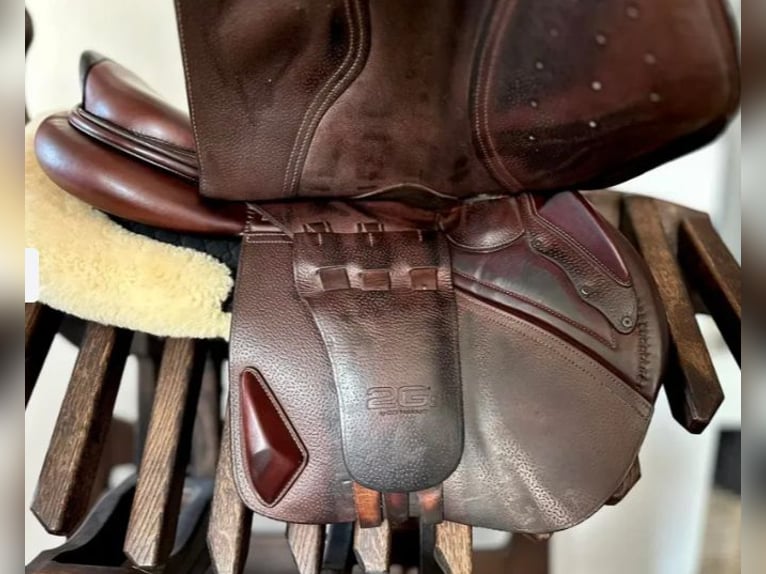 Siodło CWD 2Gs SE25 17,5" Siodło CWD 2Gs SE25 17,5"
