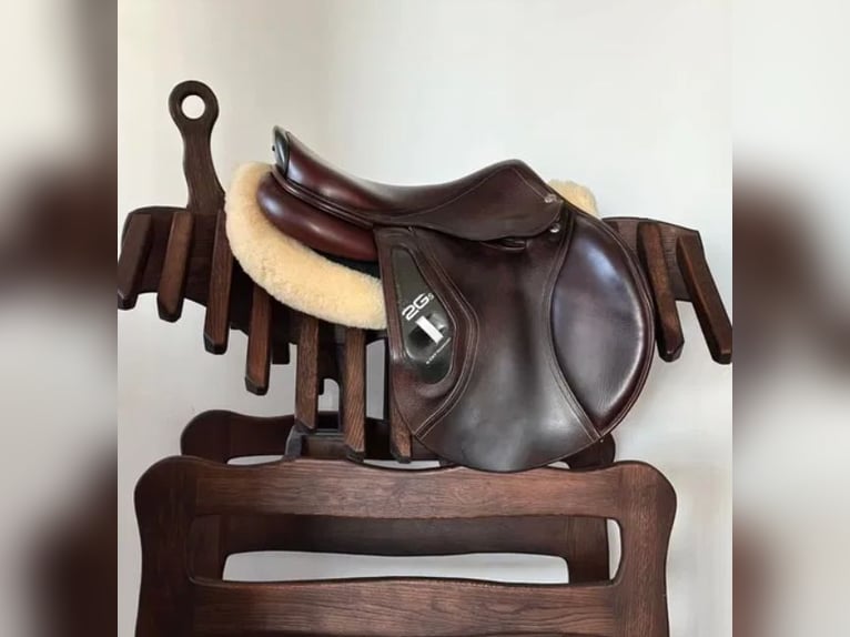 Siodło CWD 2Gs SE25 17,5" Siodło CWD 2Gs SE25 17,5"