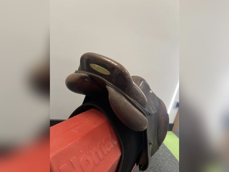 Siodło skokowe CWD SE02 17,5" 3C / Stan dobry /