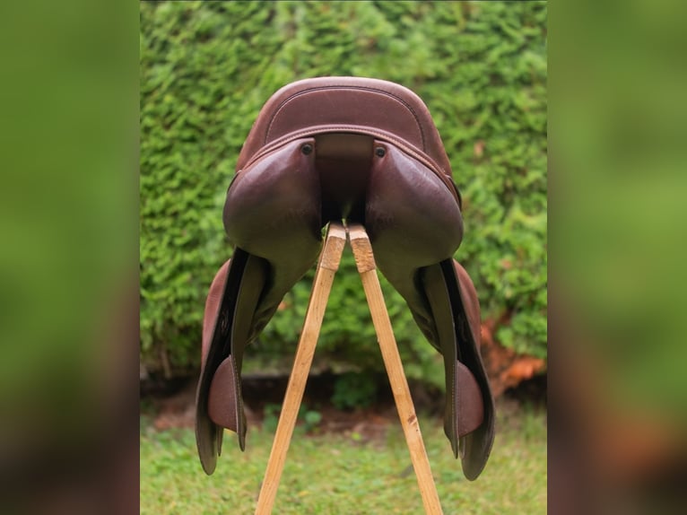 Siodło skokowe Daw-Mag Grand Prix 17,5" Siodło skokowe Daw-Mag Grand Prix 17,5"