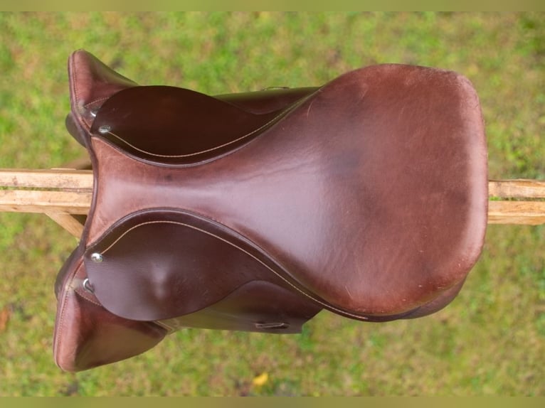 Siodło skokowe Daw-Mag Grand Prix 17,5" Siodło skokowe Daw-Mag Grand Prix 17,5"