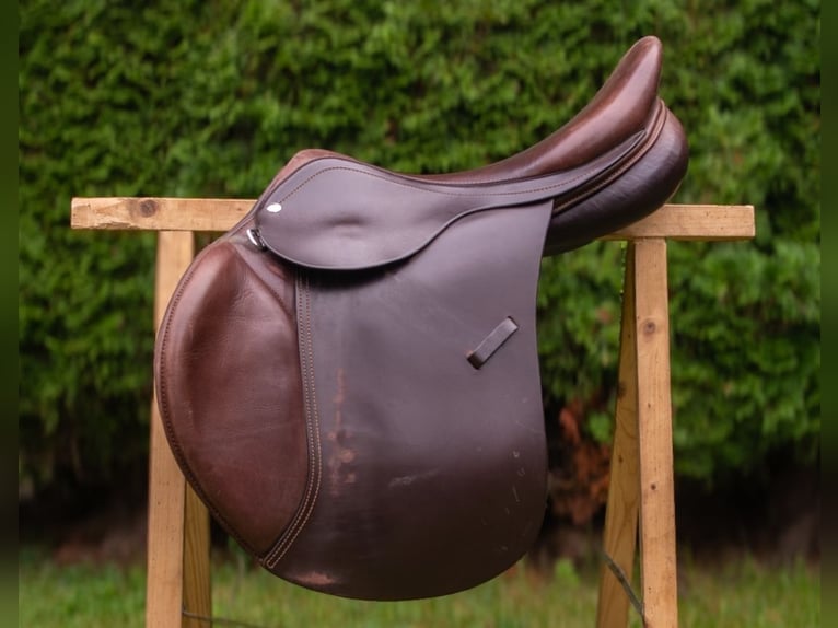 Siodło skokowe Daw-Mag Grand Prix 17,5" Siodło skokowe Daw-Mag Grand Prix 17,5"