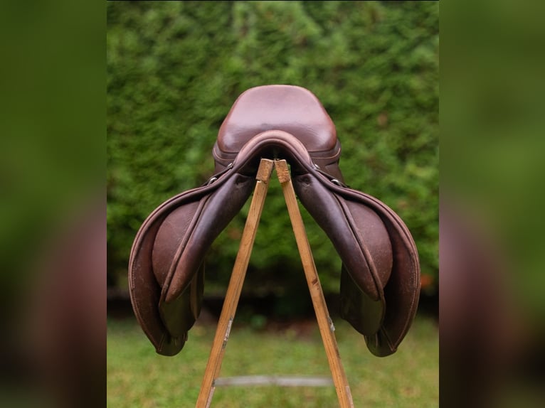 Siodło skokowe Daw-Mag Grand Prix 17,5" Siodło skokowe Daw-Mag Grand Prix 17,5"