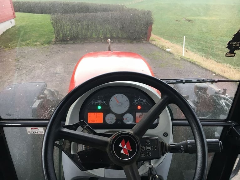 Traktor Massey Ferguson