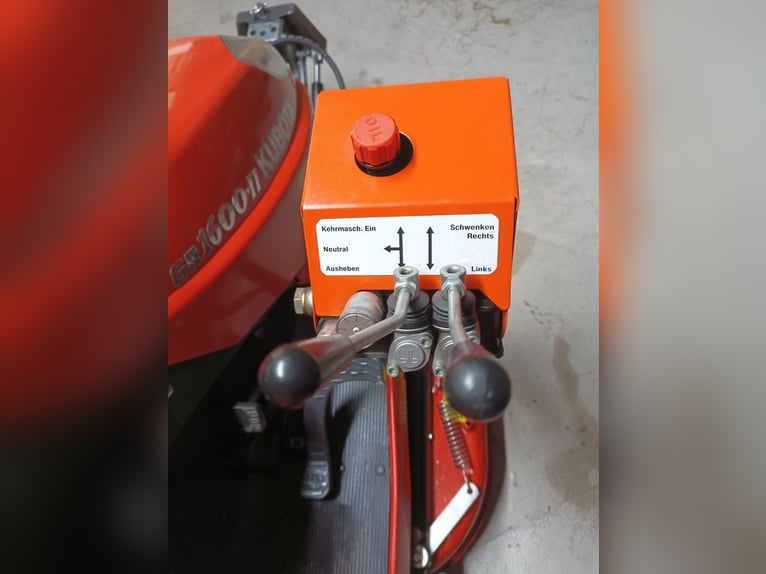 Kubota GR1600 kosiarka traktorek z silnikiem Diesla wraz z odkurzaczem Kersten