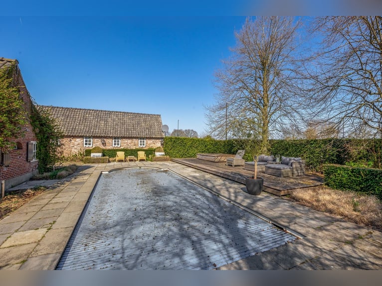 Charming Equestrian Property with Excellent Facilities in a Unique Setting