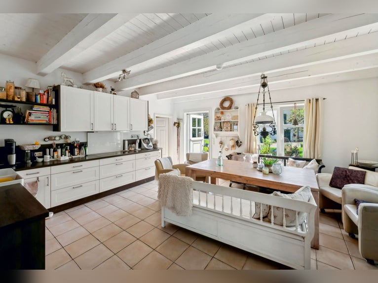 Elegantes Privatanwesen in Alleinlage für Pferdefreunde in ruhiger Lage