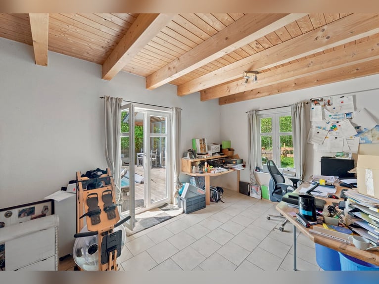 Elegantes Privatanwesen in Alleinlage für Pferdefreunde in ruhiger Lage