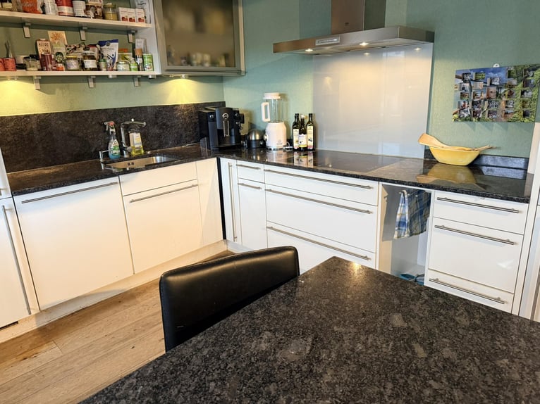 Gepflegte Reitanlage direkt an der Grenze zur Schweiz!