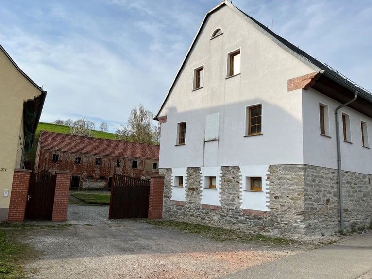 Historyczny dwór z unikalnym potencjałem rozwoju – stadnina, ośrodek wypoczynkowy i więcej.