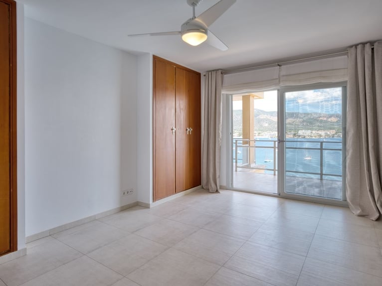 MALLORCA: Apartment in erster Meereslinie mit Bootsgarage