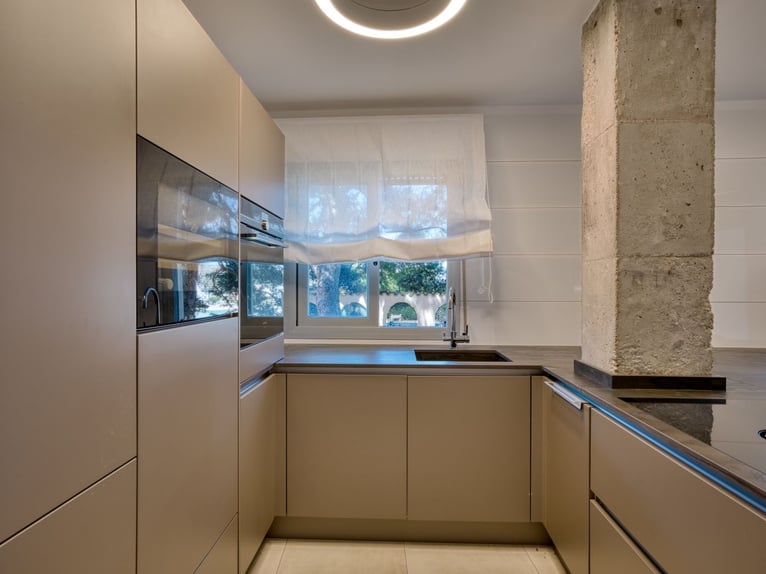 MALLORCA: Apartment in erster Meereslinie mit Bootsgarage