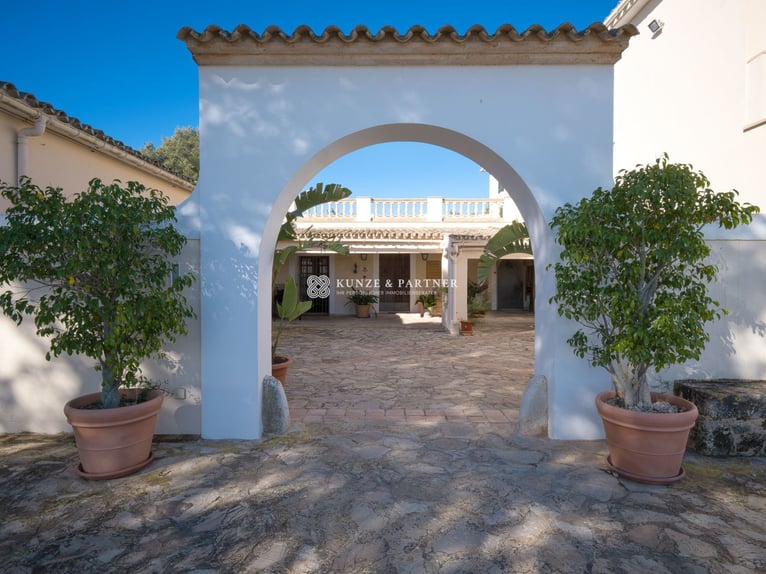 Mallorca: Landhotel 37 Hektar Land, alte Stallungen und Möglichkeit zur Pferdehaltung