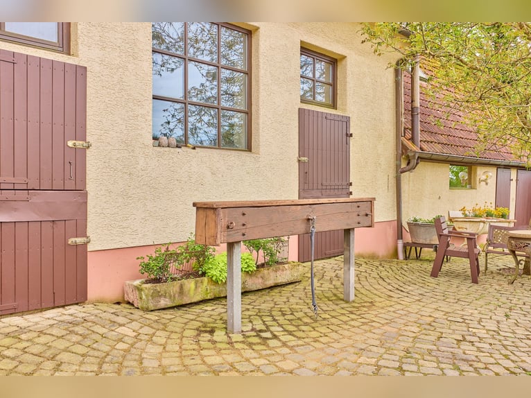 Pferdeimmobilie im Donnersbergkreis – Charmantes Hofensemble mit privater Pferdehaltung 