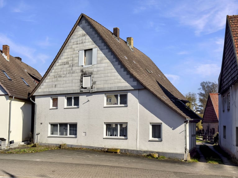 Urokliwy dom mieszkalny z hodowlą koni i dużą działką w Bad Arolsen-Helsen