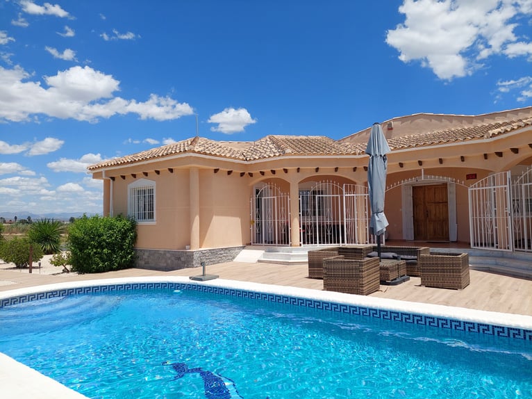 Villa mit Reitgelände und Pferdelizenz (REGA) auf über 10000m² Costa Blanca/Alicante/03158 Catral