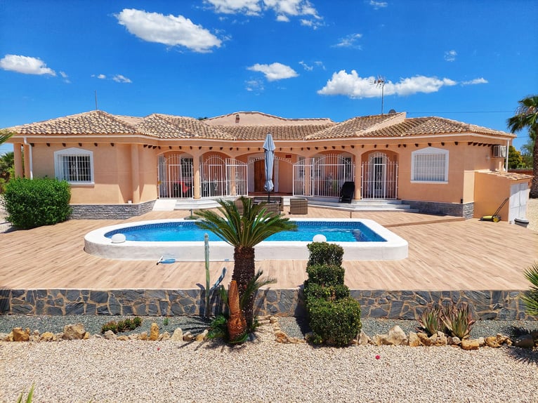 Villa mit Reitgelände und Pferdelizenz (REGA) auf über 10000m² Costa Blanca/Alicante/03158 Catral