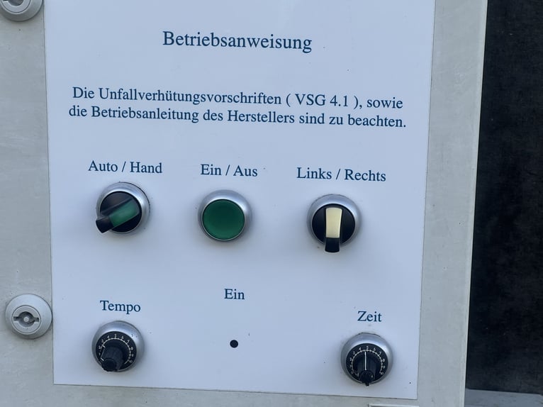 Pferde-Führanlage, für 4 Pferde