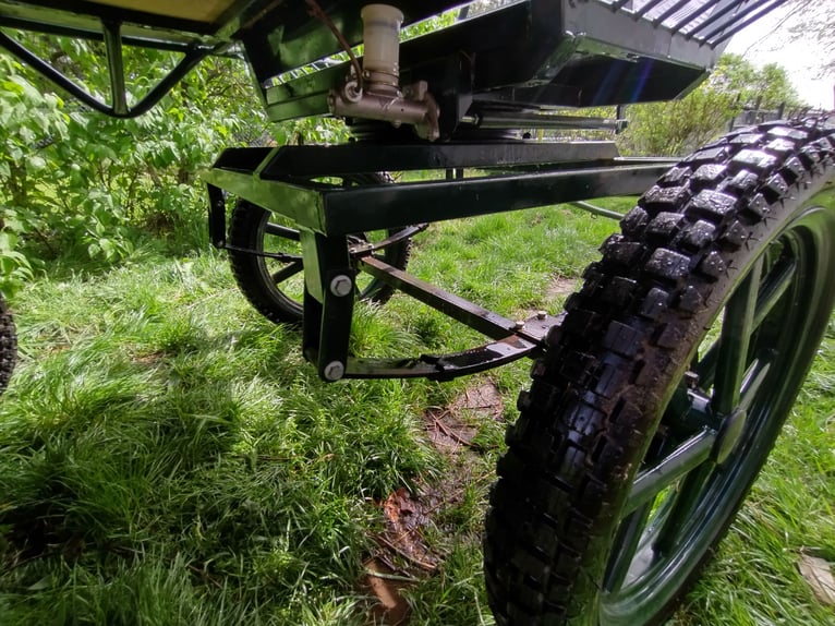 Carrozza da marathon a una ruota con bardatura