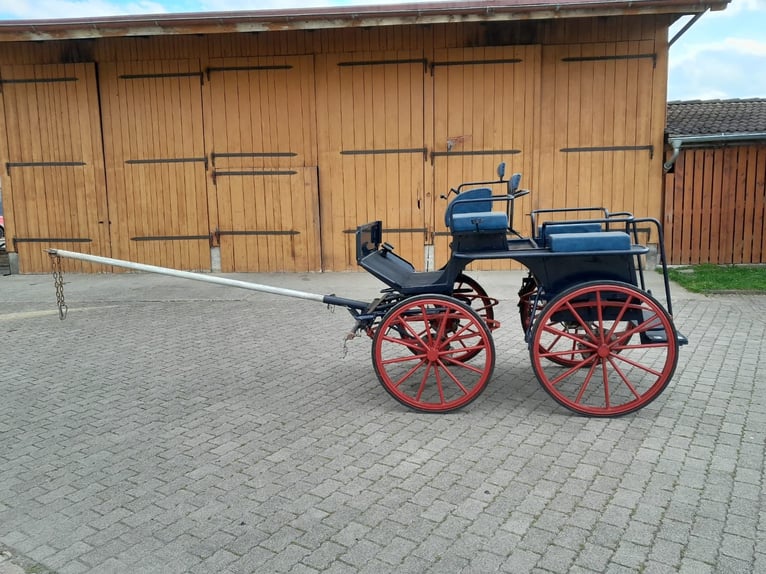 Schöner, stabiler Trainingswagen zu verkaufen