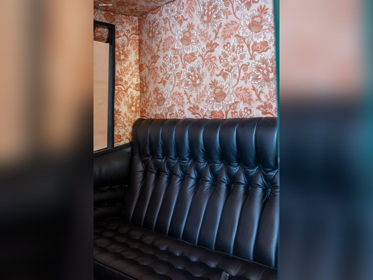 Hotel Coach