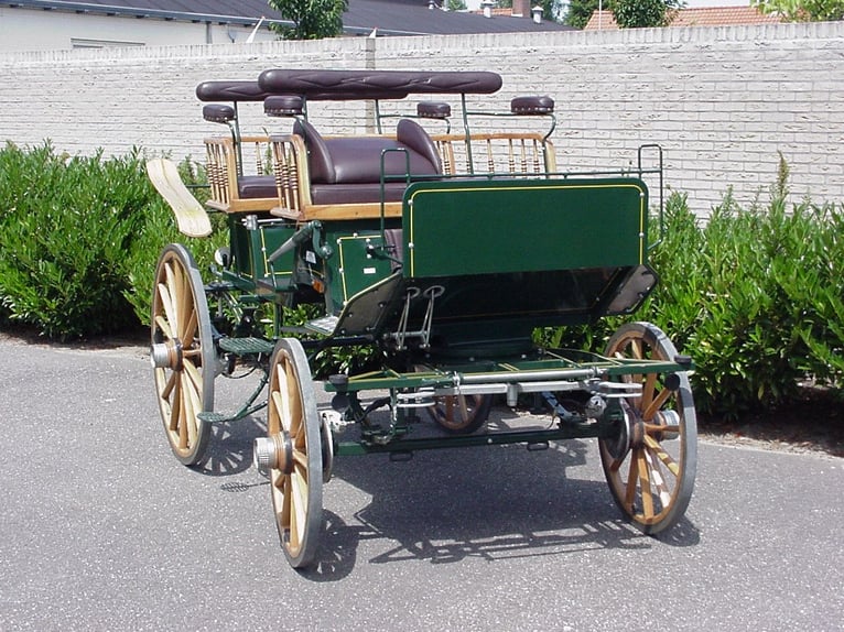Jachtwagen Groen